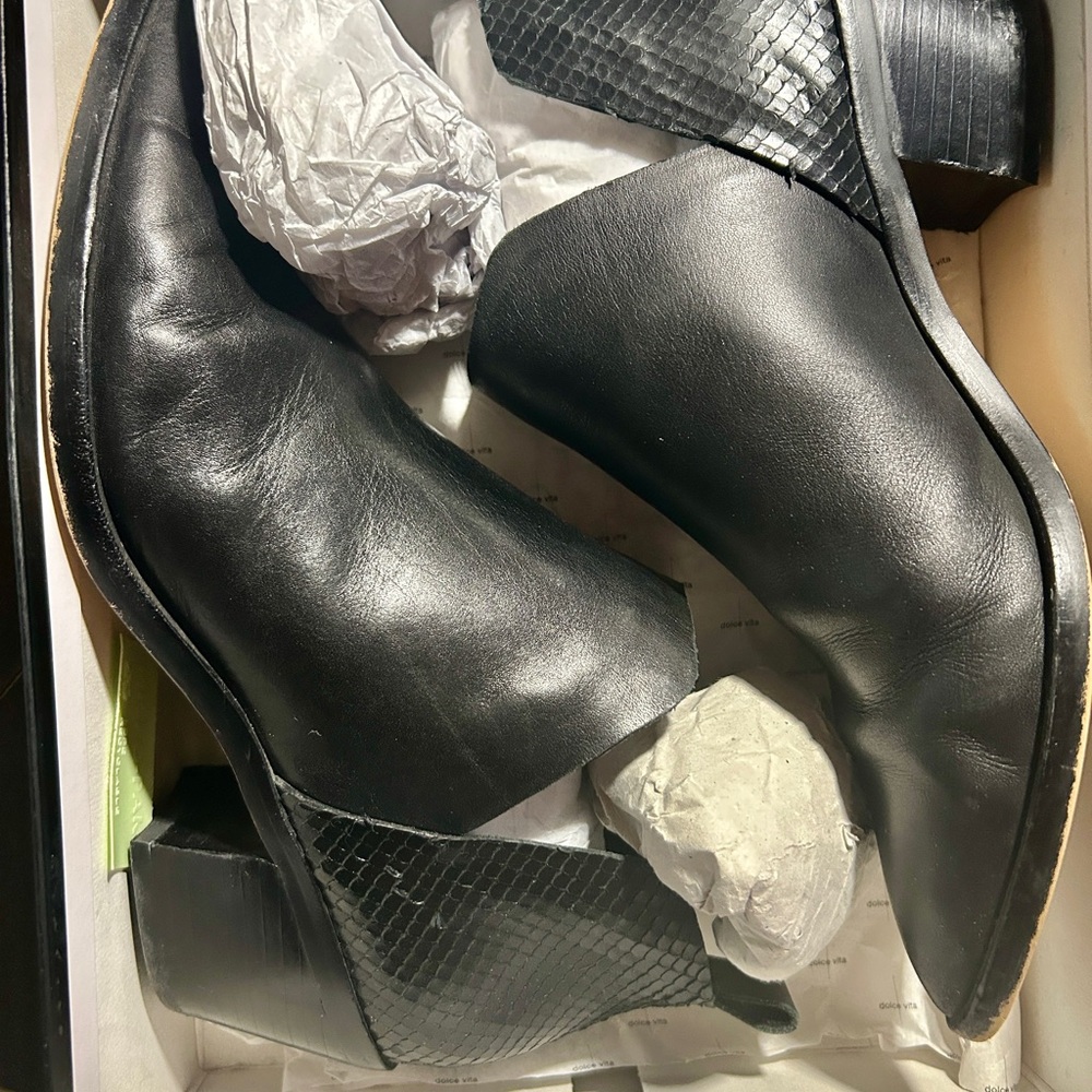Dolce Vita Black Textured Heeled Boots - Picture 9 of 10